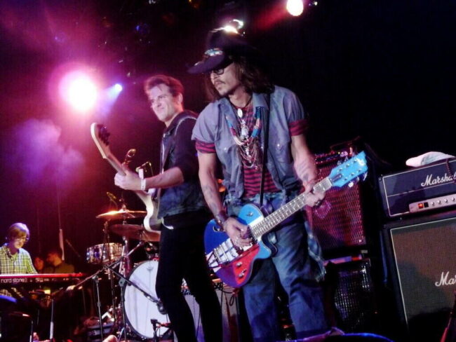 Johnny Depp Forgets Legal Troubles With Concert Appearance Depp