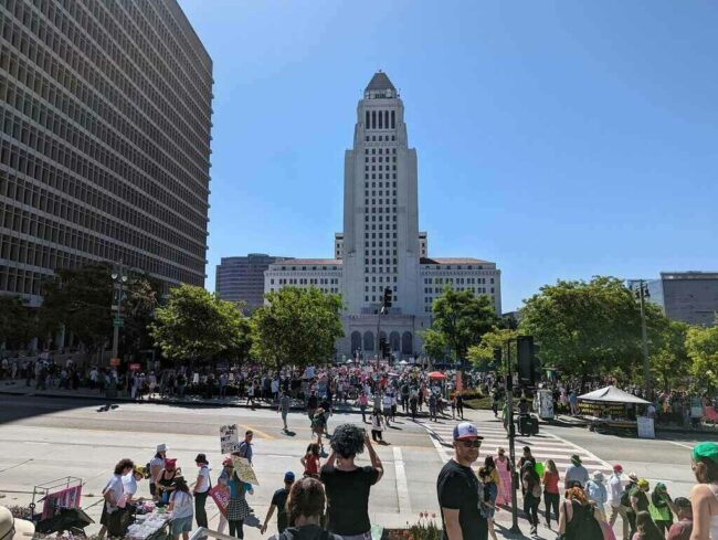 Jodie Sweetin Gets Shoved to the Ground During Protest by LAPD Sweetin