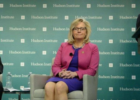 Know-Nothing Romney Says Liz Cheney Shouldn't Run for President Romney