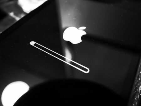 New Release of Controversial iPhone 14 Pro Has Users Conflicted iphone